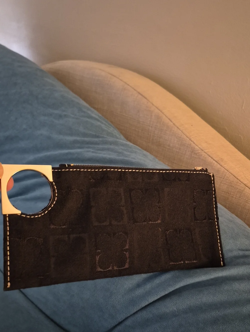 Vintage Liz Claiborne Heritage Coin Geometric Gold Metal Circle Handle Zip Pouch